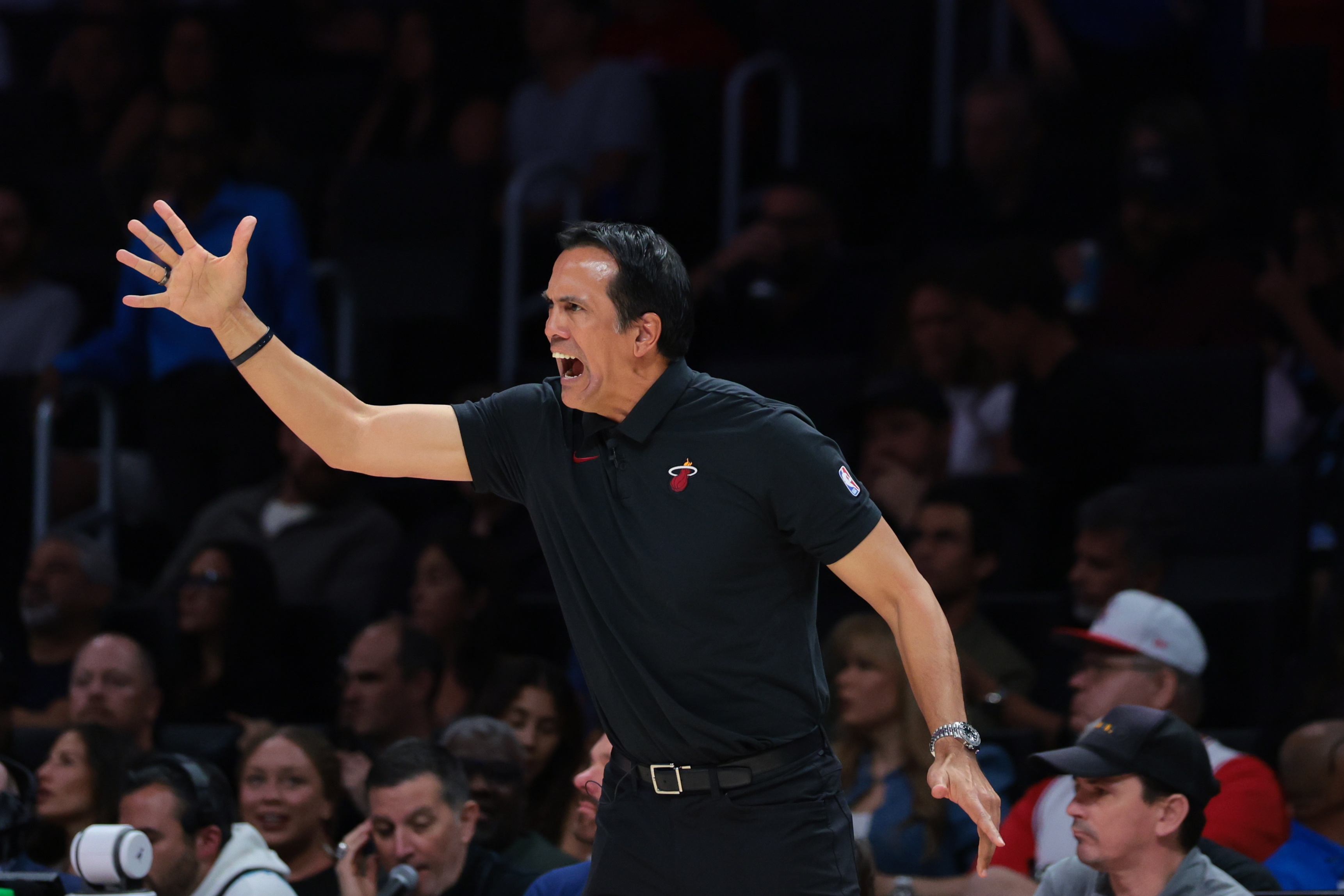 直播APP-热火魔术裁判报告：全场无漏判错判！吹热火5秒违例为正确判罚